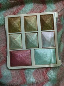 Bella Keen 'Hated with Love' Highlighter Palette