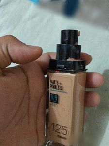 Maybelline Fit Me Matte + Poreless Foundation 125