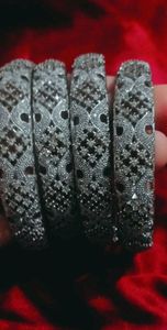 Set of 4 Silver Bangles