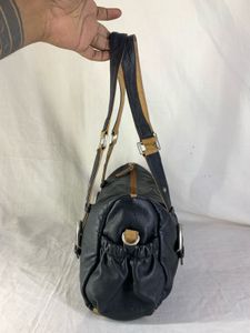 Vintage Vera Pelle Italian Barrel Shoulder Y2K bag
