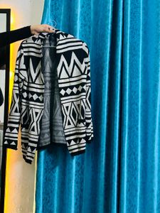 Stylish Black and White Geometric Cardigan