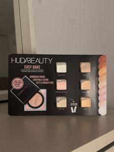 Huda Beauty Easy Bake Setting Powder Palette