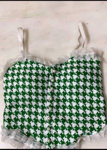 Chic Houndstooth Crop Top with Lace Trim