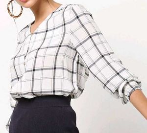 Chic Plaid V-Neck Button-Up Top