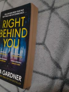 Right Behind You by Lisa Gardner