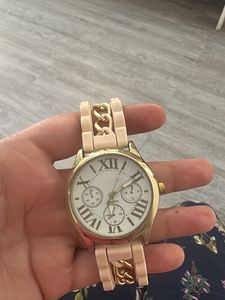 Stylish Women's Gold Tone Watch