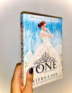 The Selection by Kiera Cass Book