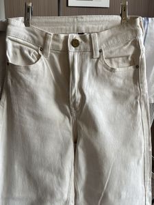 Chic White Wide-Leg Jeans