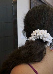 White Crochet Flower Gajra