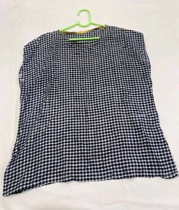 Chic Gingham Check Top