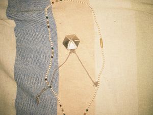 SO MANY PIECES OF COOL JEWELERYY