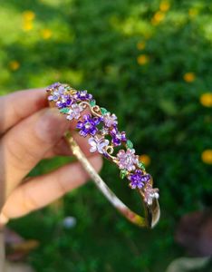Vintage Enamel flower bangle