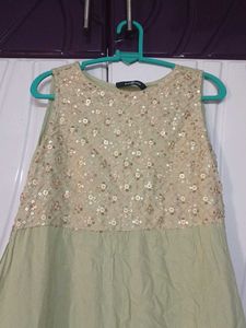 Embellished festive kurtha