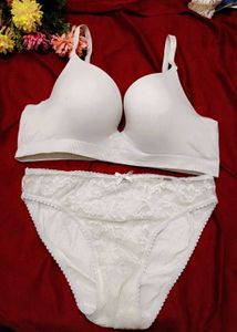 H&amp;M White Push-up Bra set