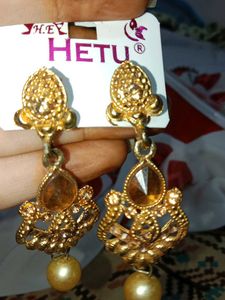 Elegant Golden Jhumka Earrings