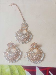 Elegant Kundan Tikka &amp; Earring Set