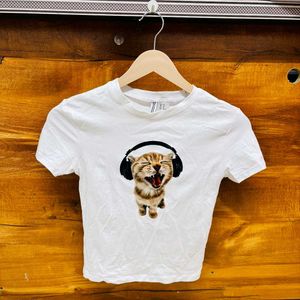 H&amp;M Cat Cropped Graphic T-Shirt