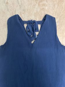 Chic Blue Sleeveless V-Neck Dress