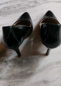 Classic Black Pointed Toe Ballet Flats