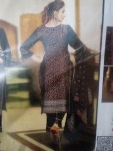 Elegant Embroidered Kurti with Shawl