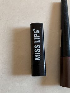 4 Makeup Items For Just rs.135