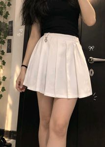 Cute White Pleated Mini Skorts