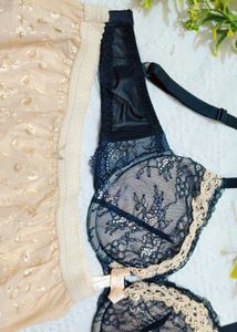 Very Beautiful Paded Bra With Penty