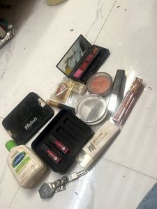 Makeup Bundle: Myglamm, Sugar, & More!