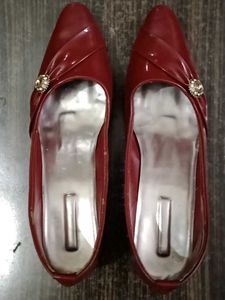 Red Faux Leather Bellies in Good Condition