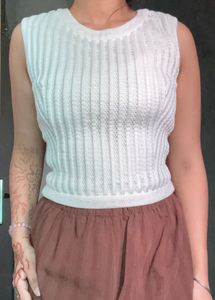Chic White Sleeveless Textured Top