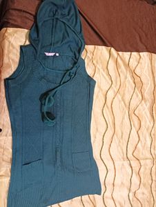 Woolen Teal Top