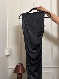 Sleek Black Ruched Midi Dress