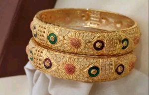 Gold Tone Bangle Set