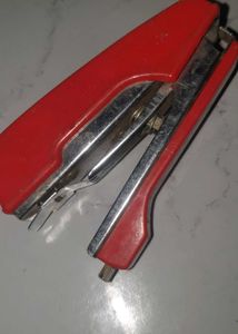 Red Stapler swing  machine