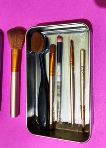 Make Up Brushes Kit With A Metallic Storage Box
