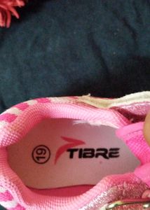 Beautiful Pink Lighting Shoes For Kids