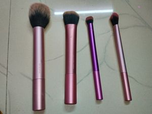 Real Technique Makeup Brush