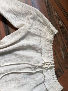 🚨sale🚨Chic White Off-Shoulder Blouse