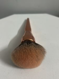 Set of 3 Makeup Brushes