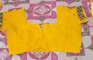 Elegant Yellow Saree with Embellishments