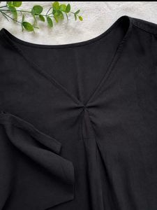 Chic Black V-Neck Top