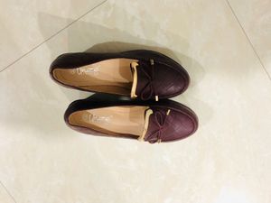 BRANDNEW Wine Heels Women