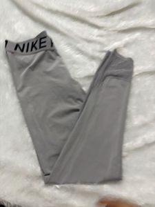 Nike L size  Athletic Leggings