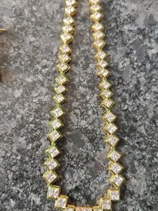 Long jewellery with earings