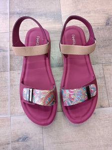 Comfortable Women's Flat Sandals