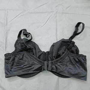 Elegant Black😍 Lace Trim Bra
