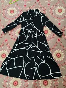 Chic Black &amp; White Geometric Print Dress