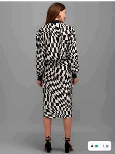 CoOrd Set of Checkerboard Print Mock Neck Top