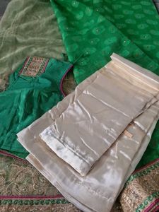 Vibrant Green Paisley Saree with Gold Border