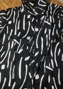 Stylish Black &amp; White Print Shirt